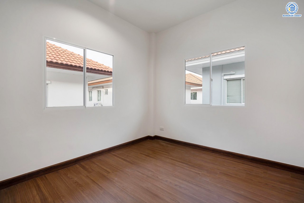 บ้านมือสองตกแต่งใหม่ โครงการ ลลิลอินเดอะพาร์ค บางใหญ่ บ้านแฝดฟังก์ชันบ้านเดี่ยว เนื้อที่ 39.9 ตร.ว. ฟังก์ชัน 3 ห้องนอน 2 ห้องน้ำ 1 ที่จอดรถ บนทำเลเดินทางสะดวก ใกล้เซ็นทรัลเวสต์เกต ทางด่วน "กาญจนาภิเษก และรถไฟฟ้าสายสีม่วง "สถานีตลาดบางใหญ่"